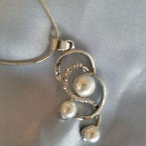 💎Grey/White Pearl & CZ Necklace NWT